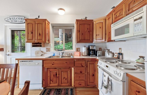 Hayden Cabin | Lakeside Stay | Beach Access | Dock | Firepit & Dining