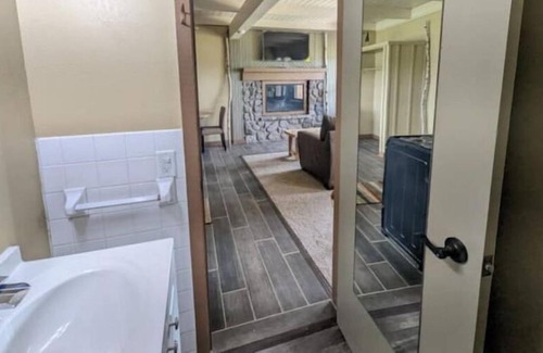 Hill City Apartment | Lakeside Studio with Fireplace & Beautiful View!