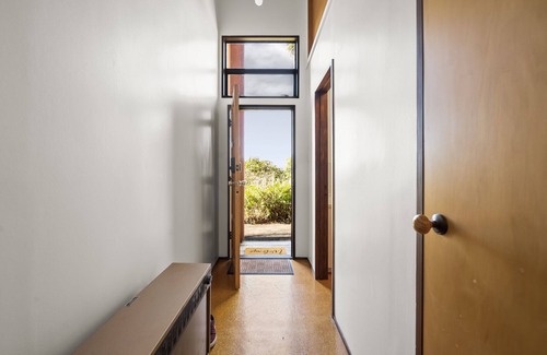 Omori House | Lakeside Stunner - Omori Holiday Home
