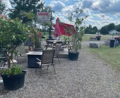 Romney Hotel | Lakeside Village Park Motel