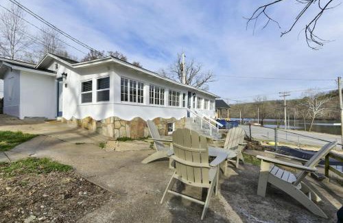 Rockaway Beach House | Laketown Cottages Blue Anchor