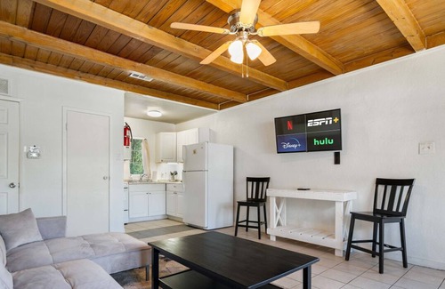 Volente Apartment | LakeTravis Bungalow7