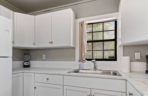 Leander Apartment | LakeTravis Bungalow8