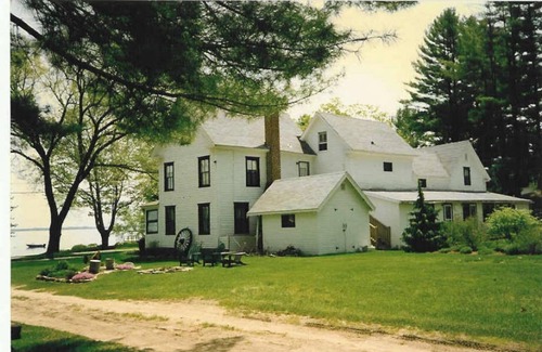 North Sebago Apartment | Lakeview Apartment-Private Beach-Pets Welcome - Round Table Lodge, Sebago, Maine
