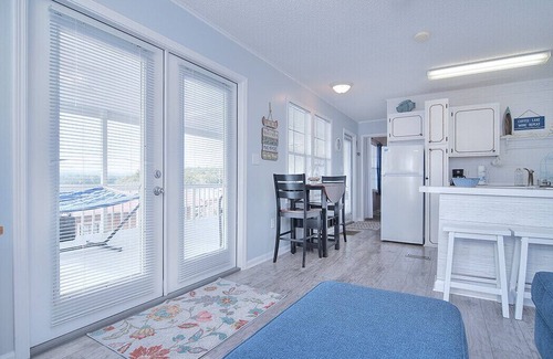 New London Cottage | Lakeview Cottage- Amazing views in Badin Shores