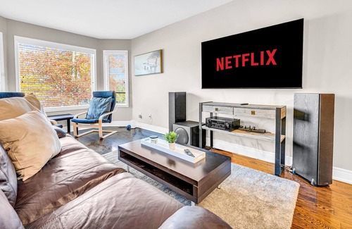 Alcona Cottage | Lakeview Cottage On Simcoe