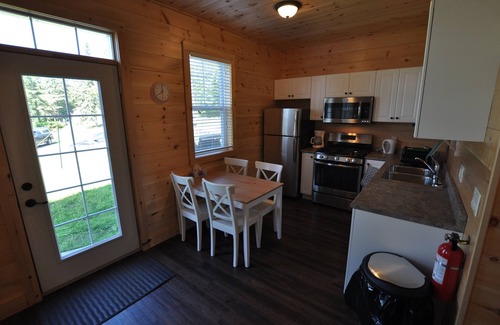 North Kawartha Cottage | Lakeview Cottages and Marina