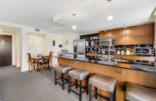 Lake Las Vegas Condo | Lakeview Haven: Unwind with Panoramic Serenity