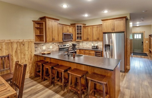 Pequot Lakes Resort | Lakeview Home with Dock on the Whitefish Chain, Outdoor Pool, Pickleball & More