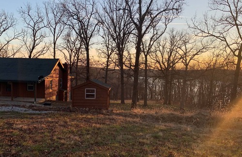 Urbana Cabin | Lakeview Landing & Cottage Cabin