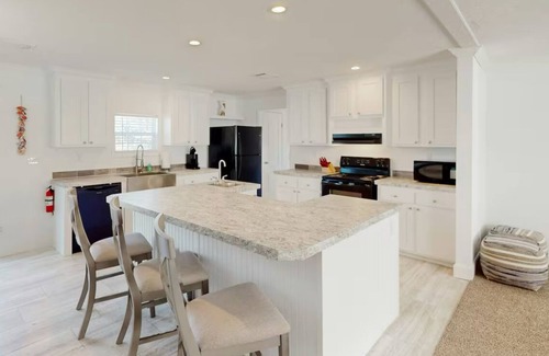 Taylor Creek House | Lakeview Landing - Work and Stay | Near Boat Ramp