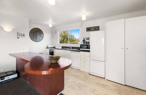 Rainbow Point House | Lakeview Oasis - Rainbow Point Holiday Home