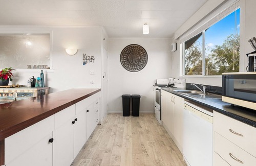 Rainbow Point House | Lakeview Oasis - Rainbow Point Holiday Home