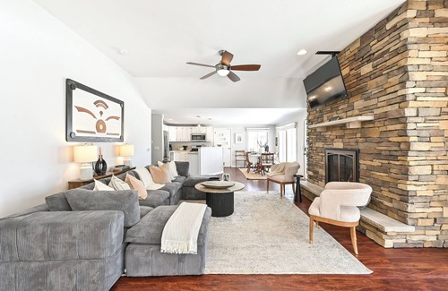 Princeton House | Lakeview Retreat with Fireplace