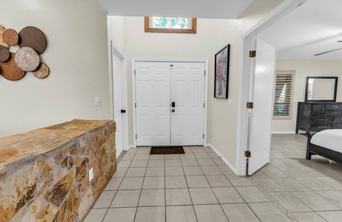 Sarasota House | Lakeview Retreat with Heated Pool, Games & Chill Vibes