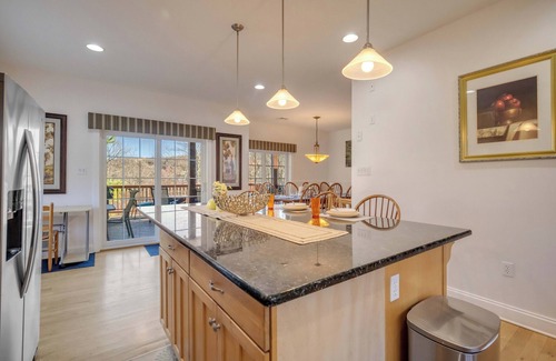 Lake Harmony Estates House | Lakeview, Walk to Slopes, Hot Tub, Gas Firepit Pool Table, Air Hockey, Pinball