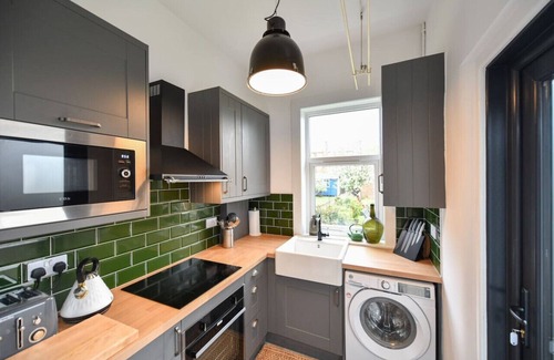Troon Apartment | Lallan Shores - 2 bed newly refurbished ground floor flat in town centre location in Troon.