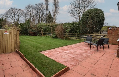 Malton Cottage | LAMBS FOLD, family friendly, with a garden in Malton