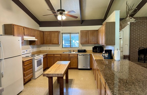 Lampasas Cabin | Lampasas Hill Country Ranch Retreat