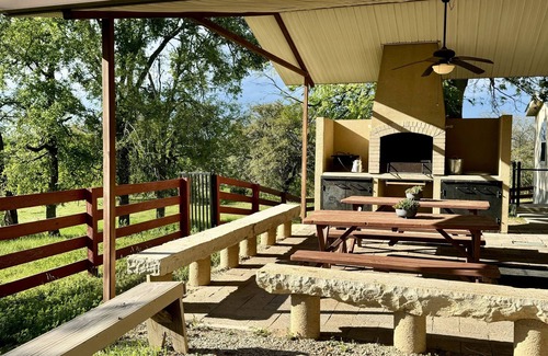 Lampasas Cabin | Lampasas Hill Country Ranch Retreat