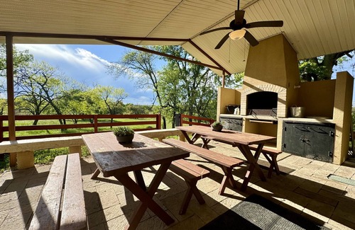 Lampasas Cabin | Lampasas Hill Country Ranch Retreat