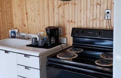 Helena Hotel | Lamplighter Cabins & Suites