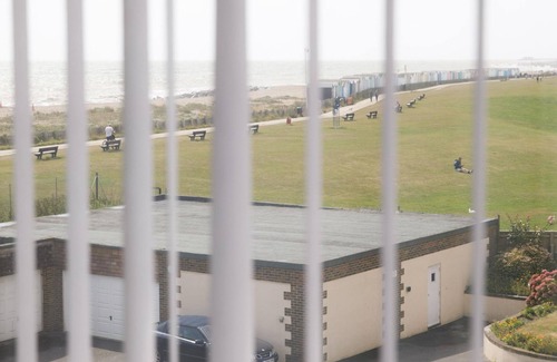Lancing Apartment | Lancing Seascape with Seaview By My Getaways