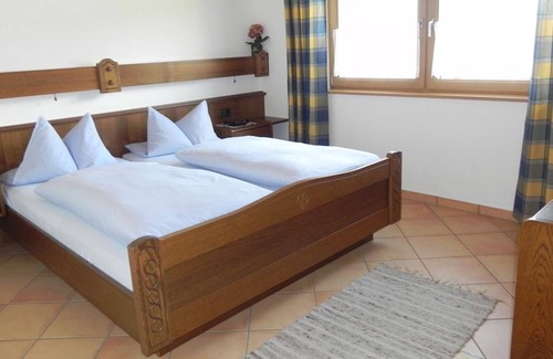 Neumagen-Dhron Bed & Breakfast | Landhaus Mosel/Haus Berghof - Apartment Violets