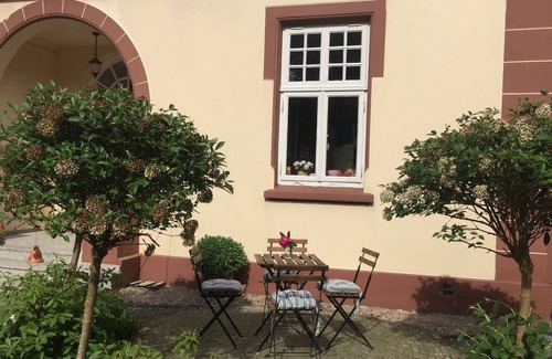 Jaderaltendeich House | Landhaus Wattmuschel/alte Schule, romantic property in a secluded location