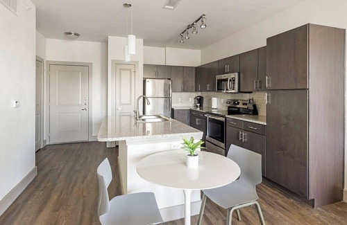 Haltom City Apartment | Landing | Amazing 1BD, Yoga Studio, Pool