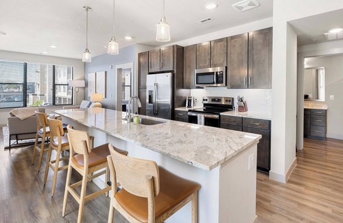 Woodburn Apartment | Landing | Amazing 2BD, Pool, Clubhouse