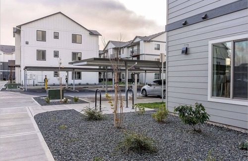 Woodburn Apartment | Landing | Amazing 2BD, Pool, Clubhouse