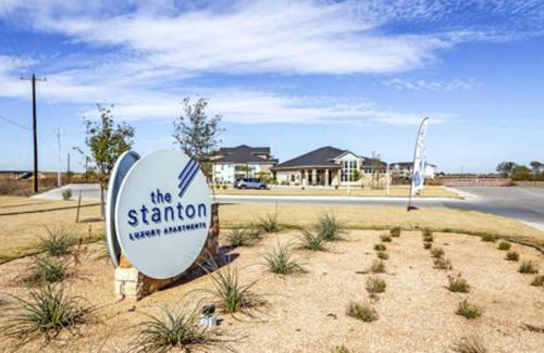 Lockhart Apartment | Landing Apartments Austin - Lockhart