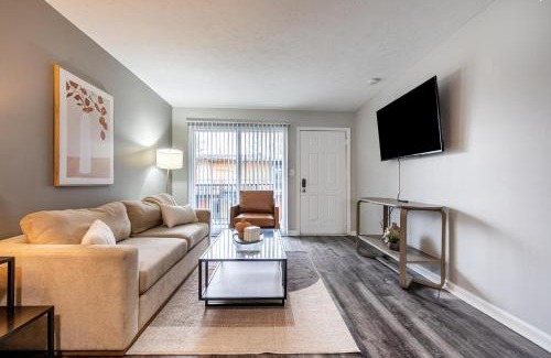 Indianapolis Apartment | Landing Apartments - Castleton