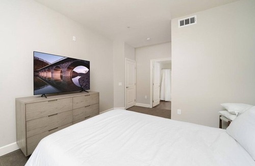 Mission Viejo Apartment | Landing at Adagio on the Green - 2 Bedrooms in Downtown Mission Viejo