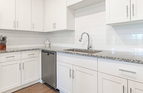 Southeast Orlando Apartment | Landing at APEX South Creek - 2 Bedrooms in Mea.