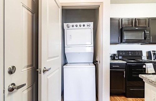 Tollgate Overlook Apartment | Landing at Arterra Place Apartments - 1 Bedroom in Tollgate Overlook