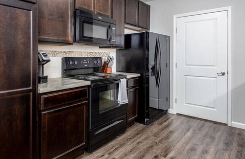 Northwest Columbus Apartment | Landing at Berkley House - 2 Bedrooms in Downtown Columbus