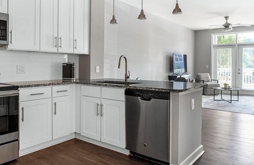 Chapel Hill Apartment | Landing at Blu on Farrington - 1 Bedroom in Woodland Acres