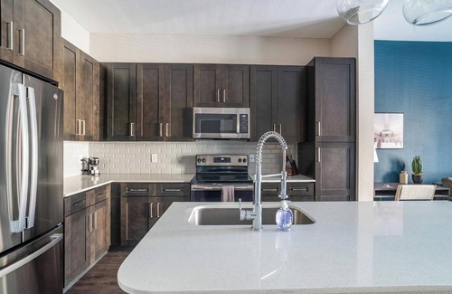 Central Business District Apartment | Landing at Canal 1535 - 1 Bedroom in Central Bu.