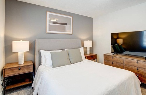 Murray Apartment | Landing at Clover Creek - 2 Bedrooms in Downtown Murray