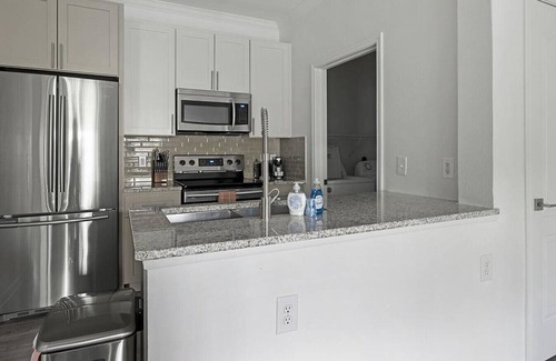 Austin Apartment | Landing at Cortland South Park Terraces - 1 Bedroom in Southpark Meadows