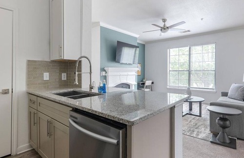 Austin Apartment | Landing at Cortland South Park Terraces - 1 Bedroom in Southpark Meadows