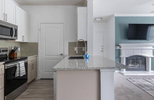 Austin Apartment | Landing at Cortland South Park Terraces - 1 Bedroom in Southpark Meadows