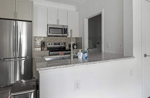 Austin Apartment | Landing at Cortland South Park Terraces - 1 Bedroom in Southpark Meadows