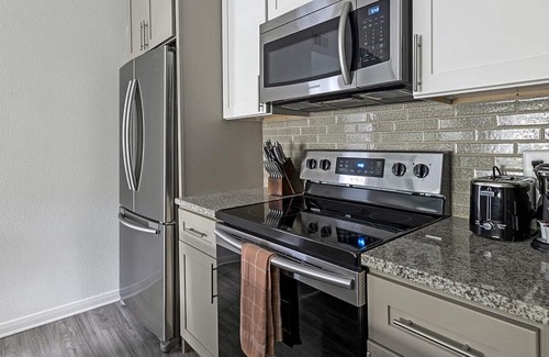 Austin Apartment | Landing at Cortland South Park Terraces - 1 Bedroom in Southpark Meadows