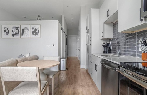 Downtown Apartment | Landing at Foster on the Park - 1 Bedroom in Do.