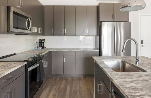 Huntsville Apartment | Landing at Laurel at Dry Creek - 2 Bedrooms in .