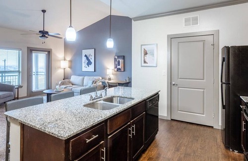 Georgetown Apartment | Landing at Madison at Westinghouse - 1 Bedroom in Downtown Georgetown