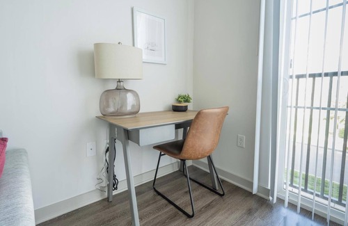 Charlotte Apartment | Landing at Pine 25 North End - 1 Bedroom in Try.
